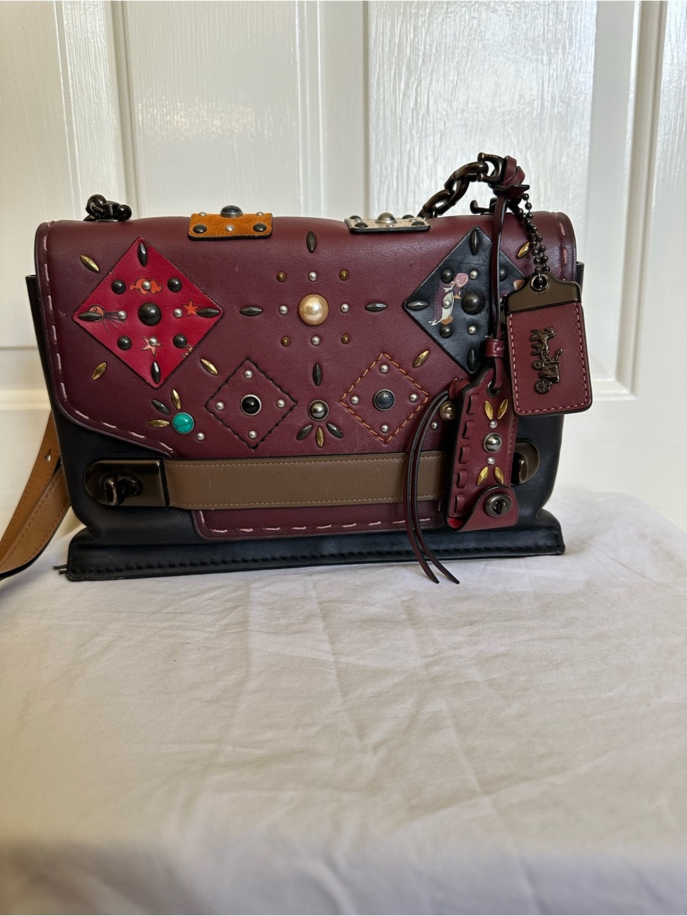 Coach Chain Swagger Western Rivets Crossbody Bag in Burgundy and Black - Picture 2 of 7
